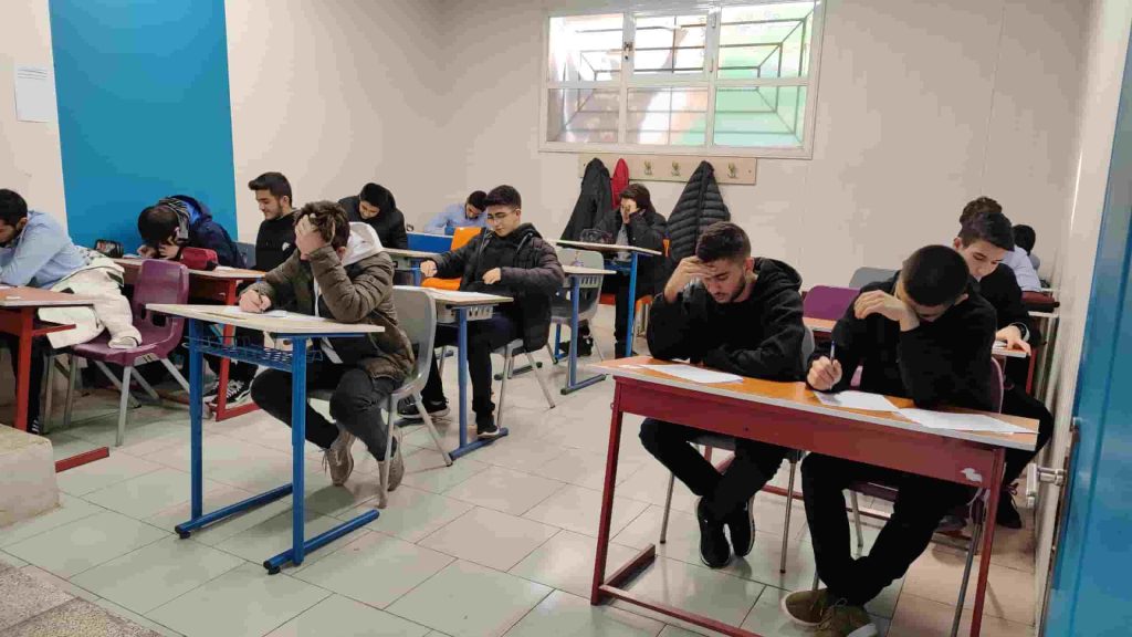 مدرسه هشتگرد